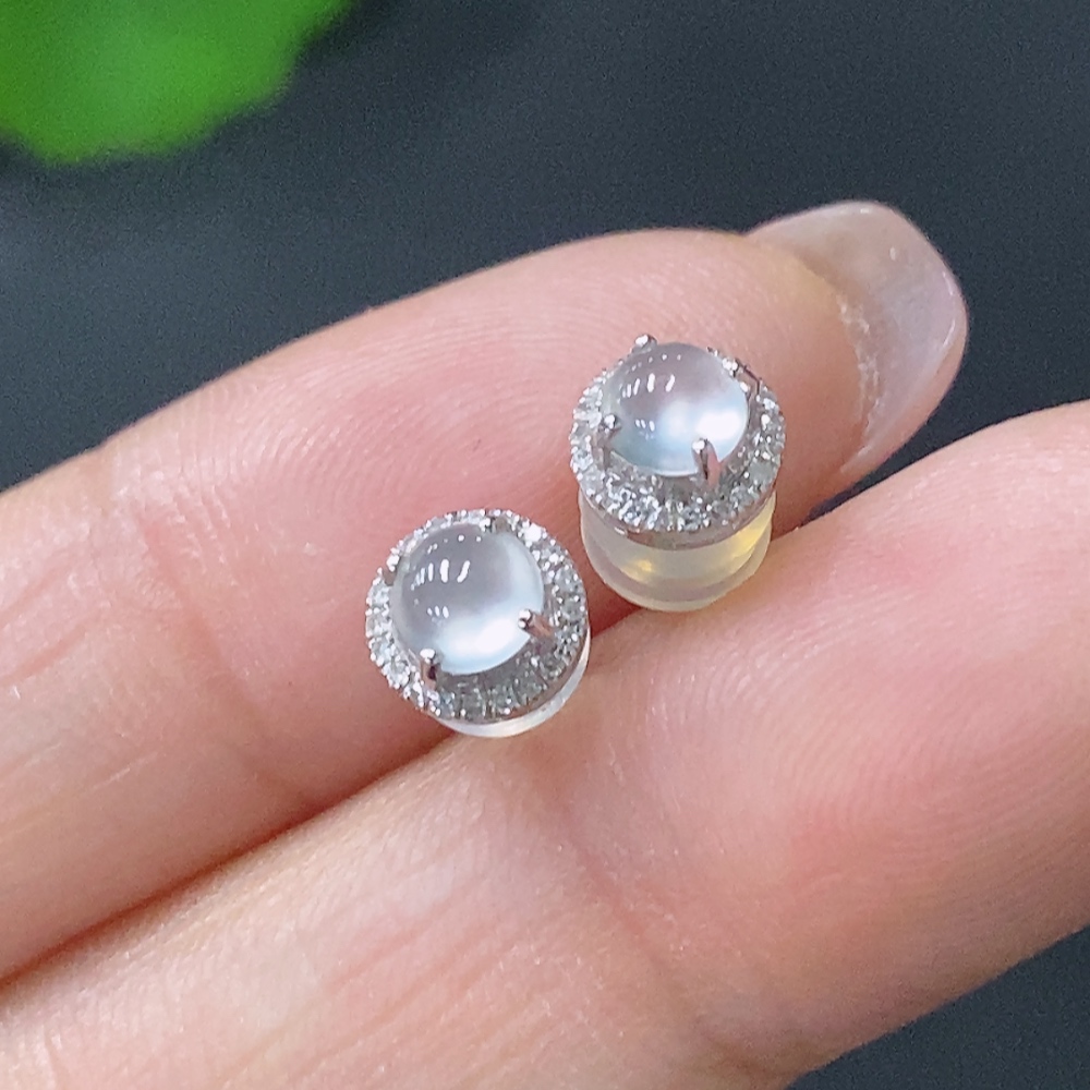 F27116842 Jadeite Earrings with 18k Gold Setting, Total Weight Approximately 1g