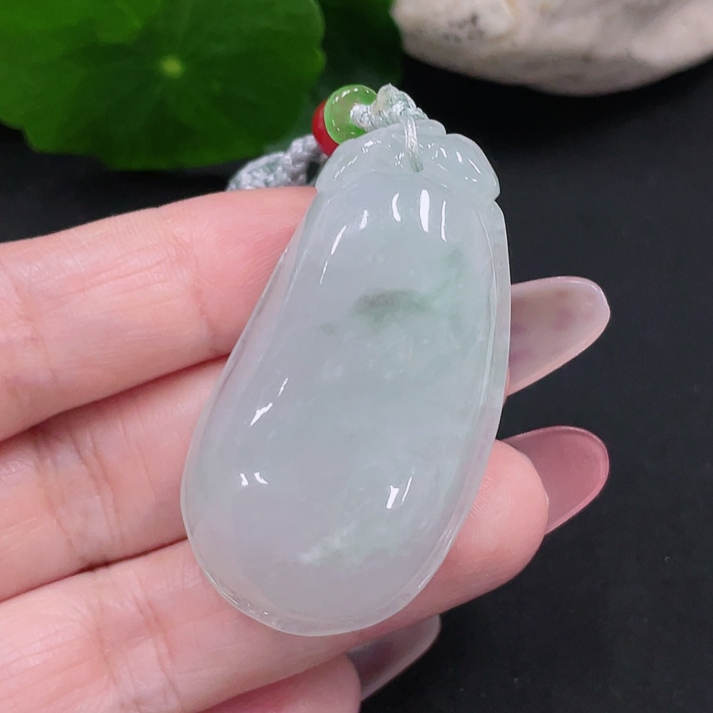 F34013224 Jadeite Auspicious Gourd Pendant