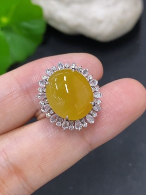 F42955876 翡翠蛋面戒指 18k金 货品总重量约5克 圈口16 配镶钻石