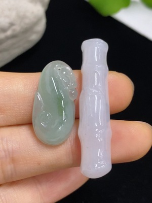 F41940816 翡翠挂件 一手走