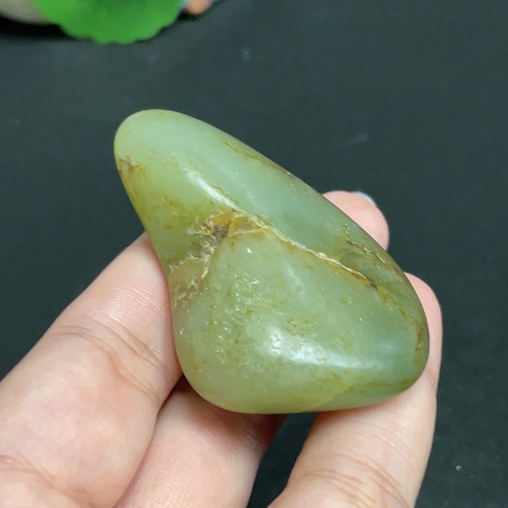H32805959 Hetian Jade, undetermined origin of skin color, total weight approx. 48.1g