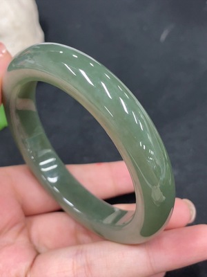 H30562063 Hetian Jade Round Bracelet Size 58 Total Weight Approx. 65.7g