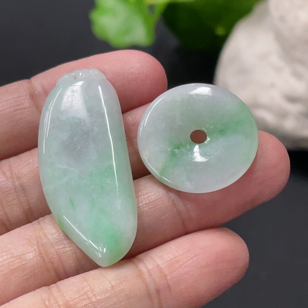 F34019628 Jadeite Pendant Peace Button Blessing Melon