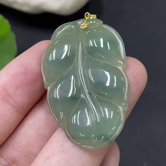 F28250066 Jadeite Pendant Total Weight Approx.7g Leaf with 18k Clasp