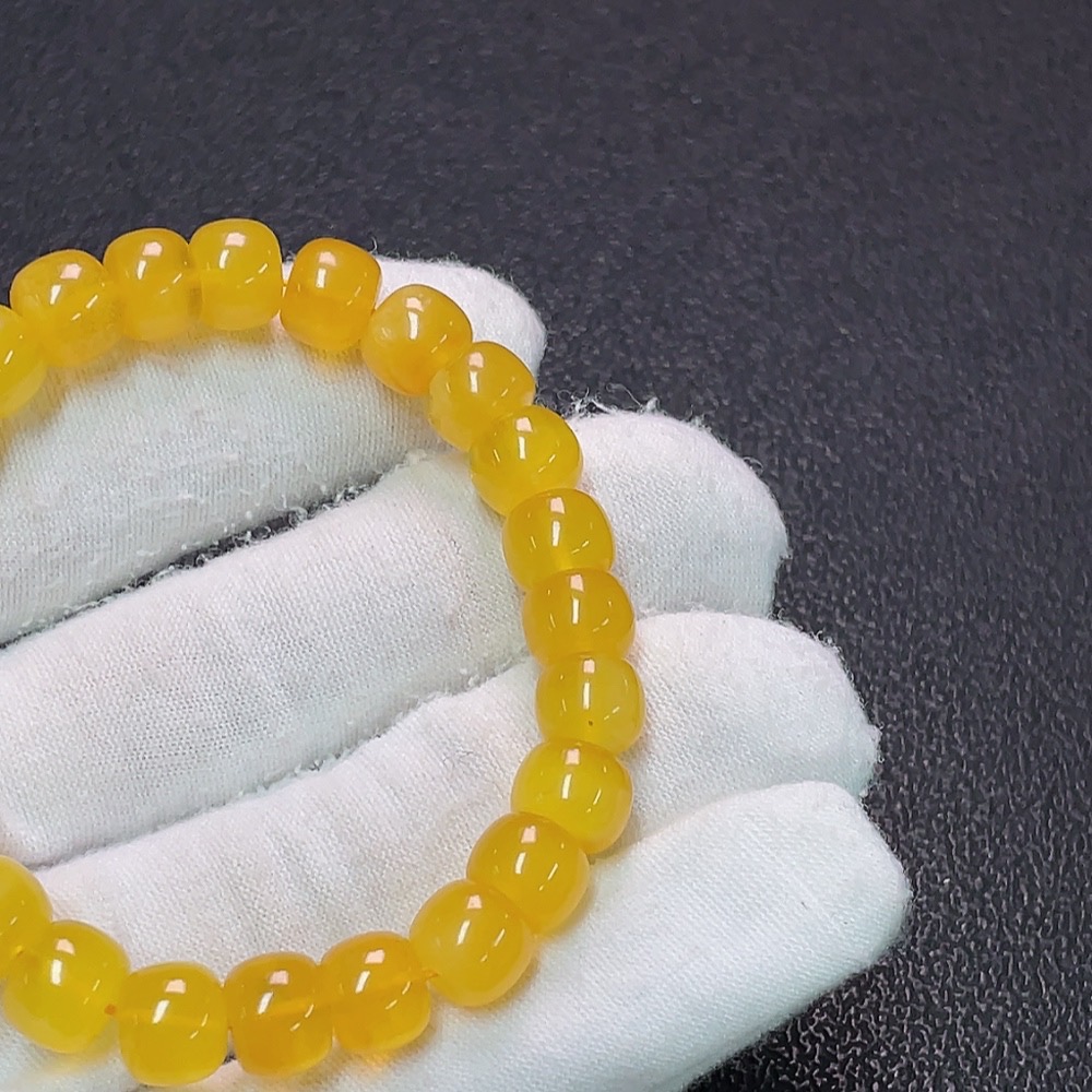 C34990839 Amber Beeswax Bracelet, Total Weight Approx. 9.09g, Size About 8.6mm