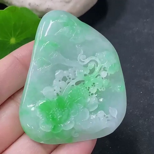 F33912389 Jadeite Pendant Birds Singing and Flowers Fragrant