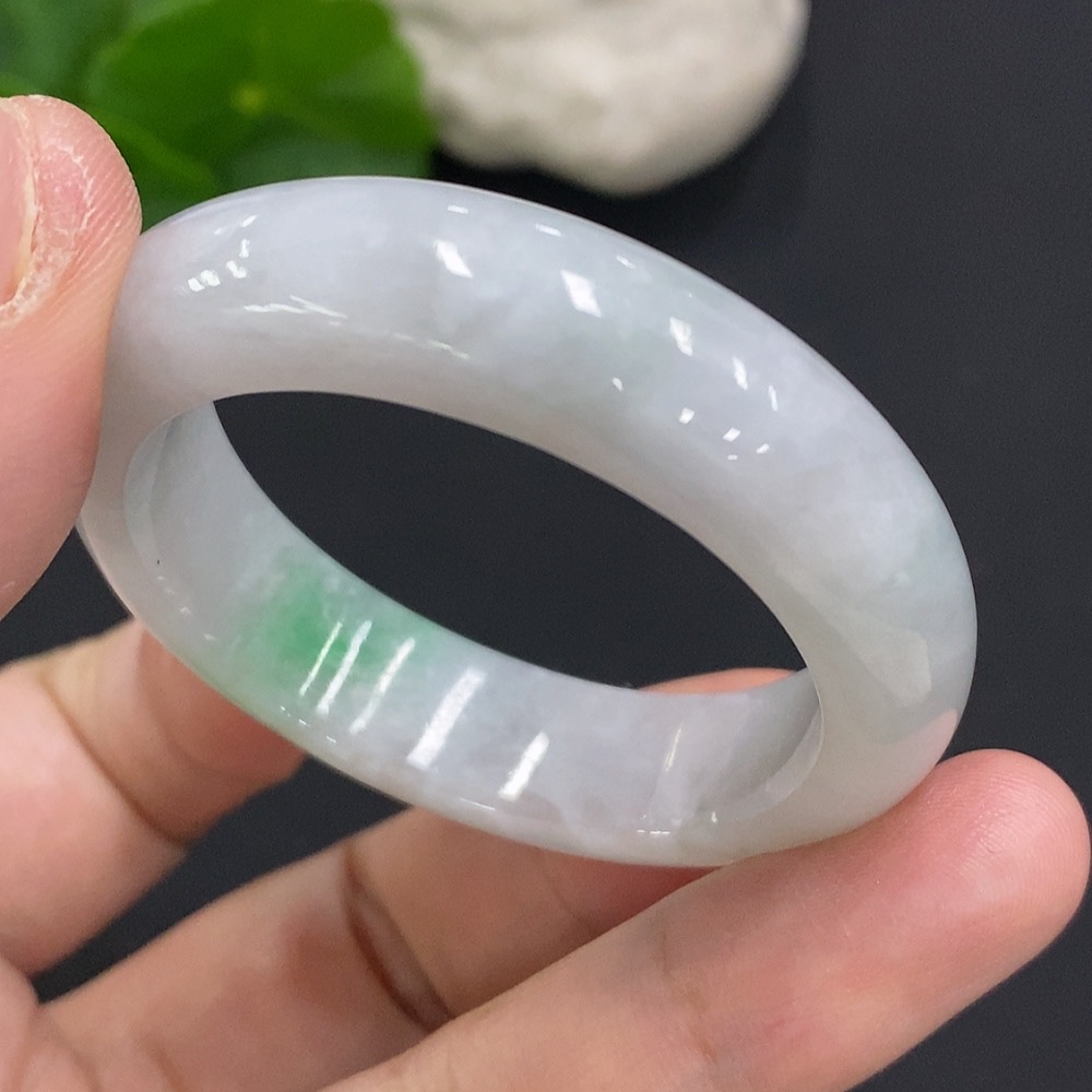F34070713 Jadeite Bangle Size 40.4 Total Weight Approx. 33.47g