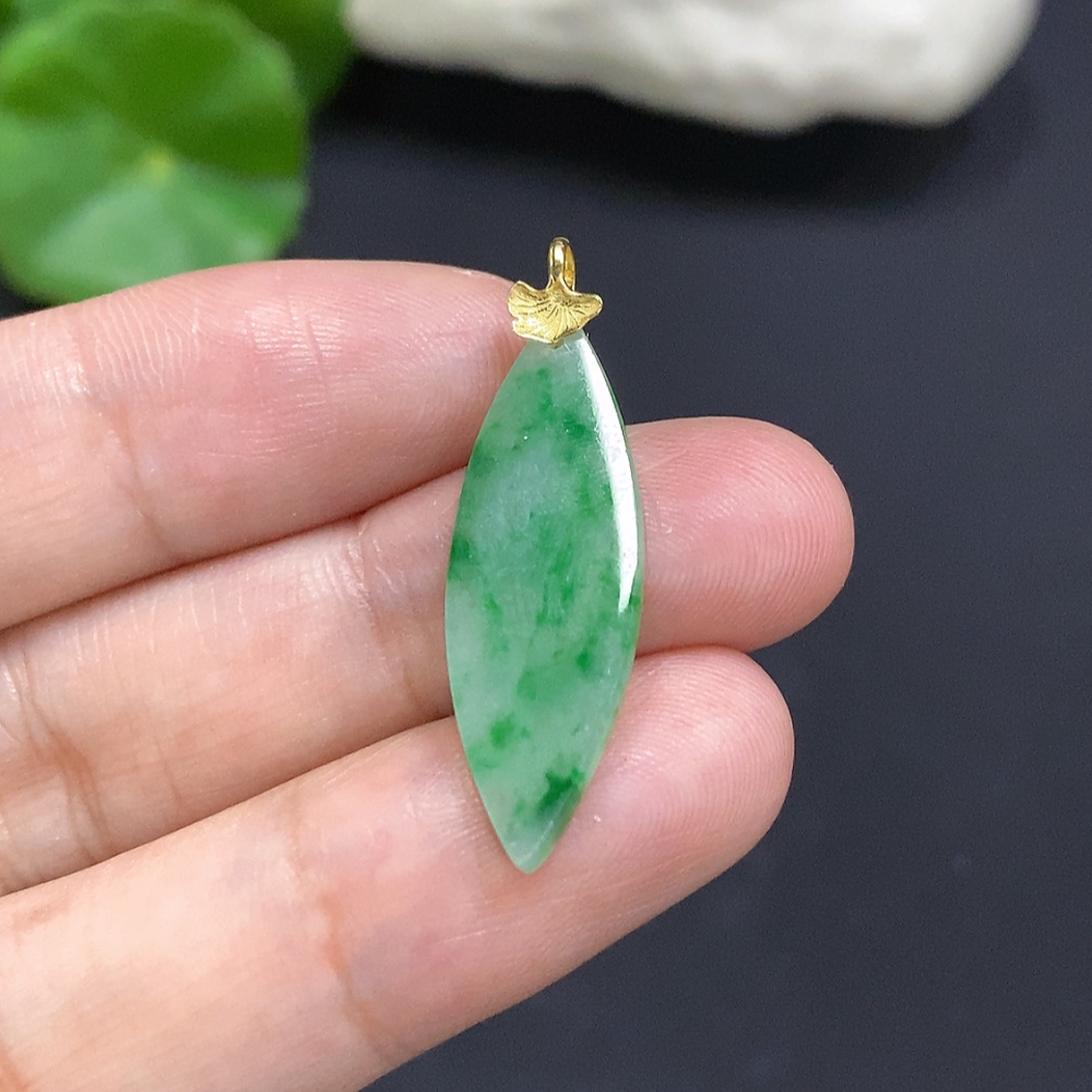 F30568606 Jadeite Pendant with 18K Gold Bail, Total Weight Approx. 1.2g
