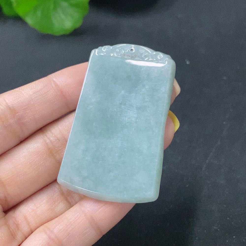 F28251413 JadeitePendant Antique Plaque