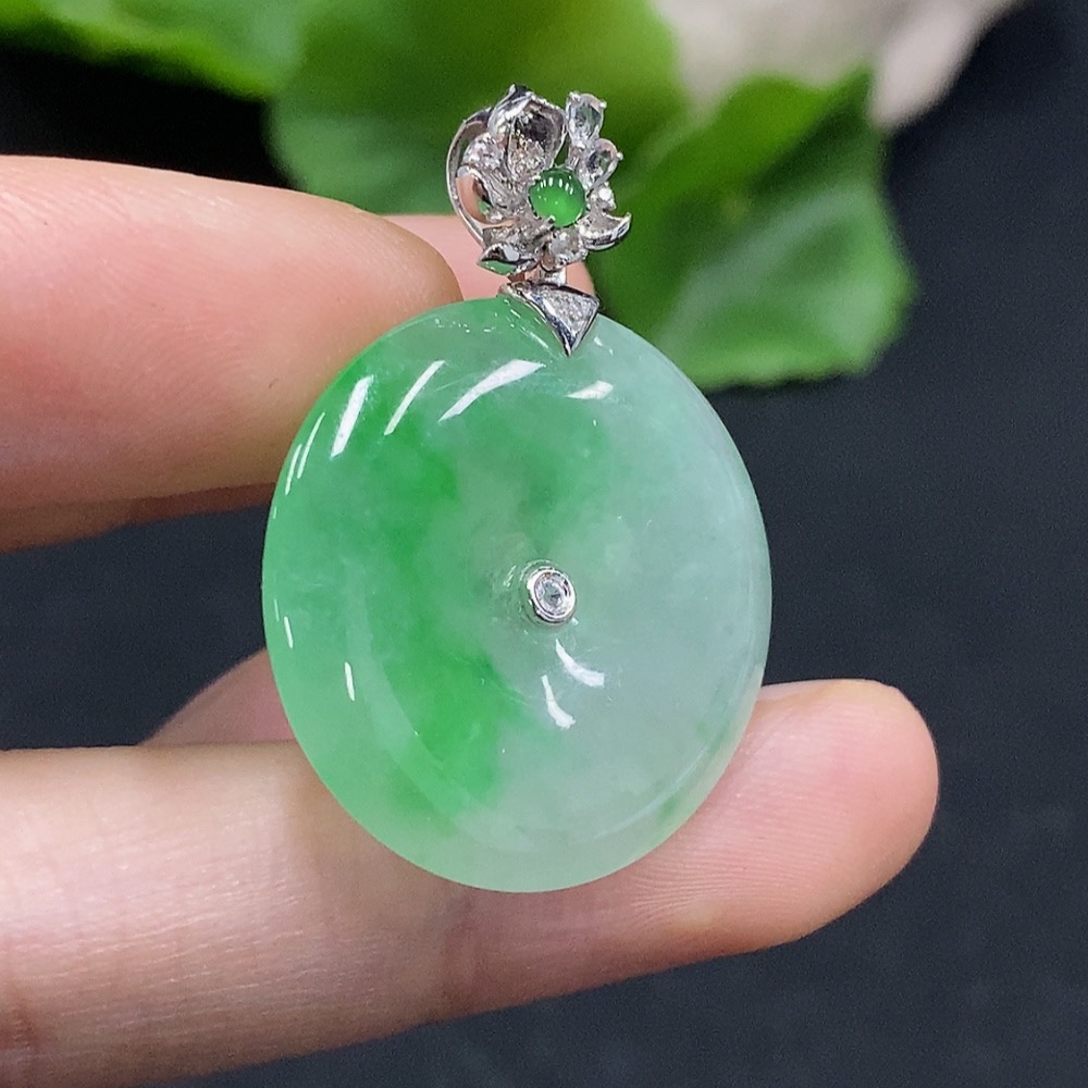 F31654568 Jadeite Safety Buckle Pendant 18K Gold Non-Diamond Total Weight Approx. 7.15g