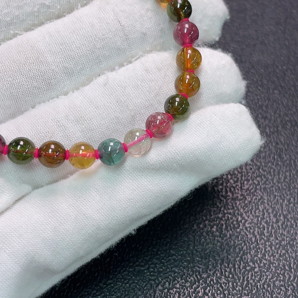 C34006147 Tourmaline Bracelet with Other Mineral Components, Visible Organic Matter, Total Weight Approx. 9.41g, Size About 5.9mm