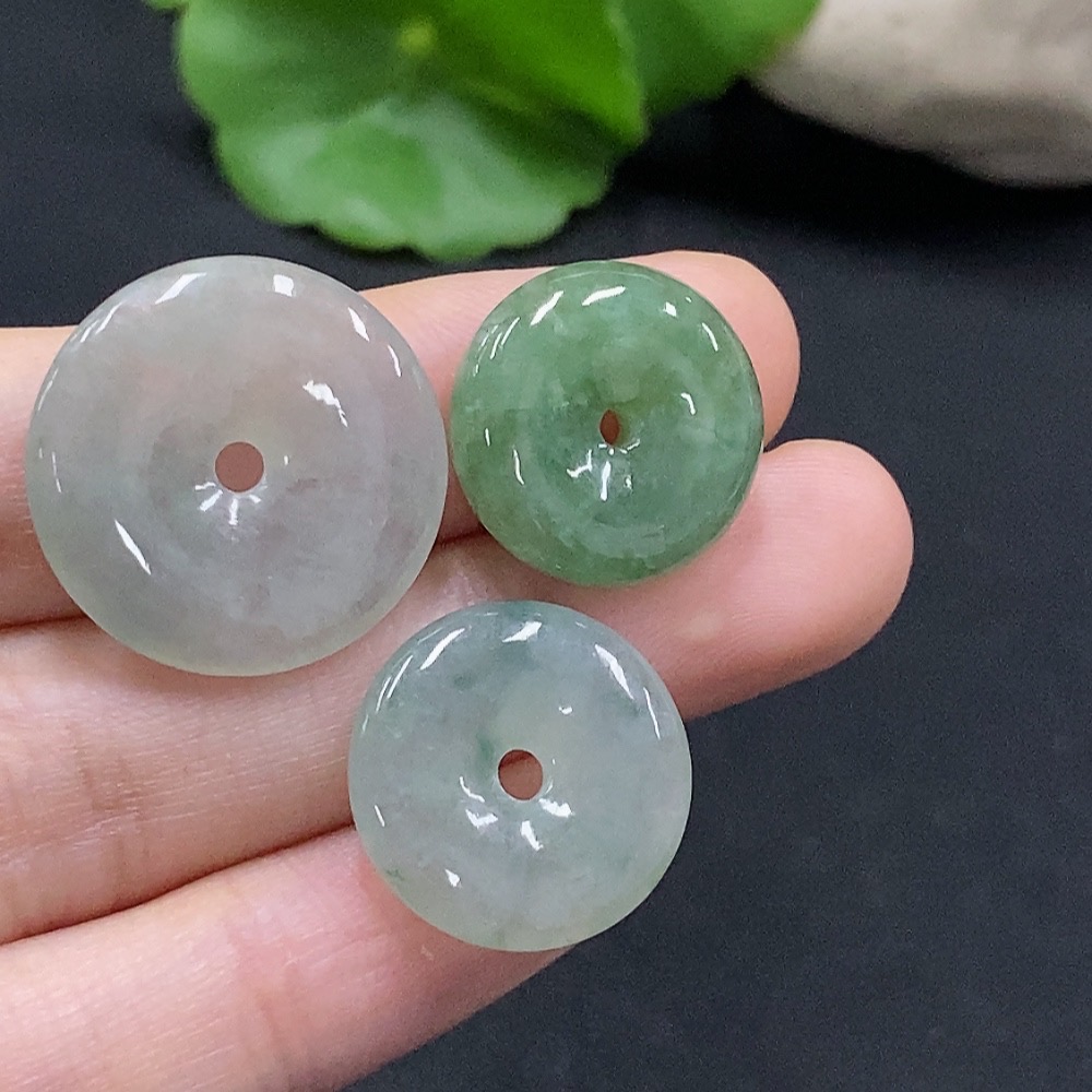 F35115447 Jadeite Safety Buckle Sell as a Lot