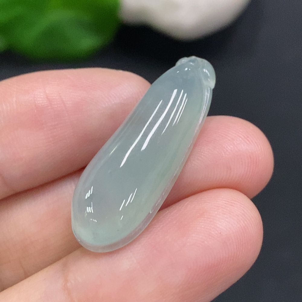 F34000522 Jadeite Blessing Melon Pendant with a total weight of approximately 4.1 grams