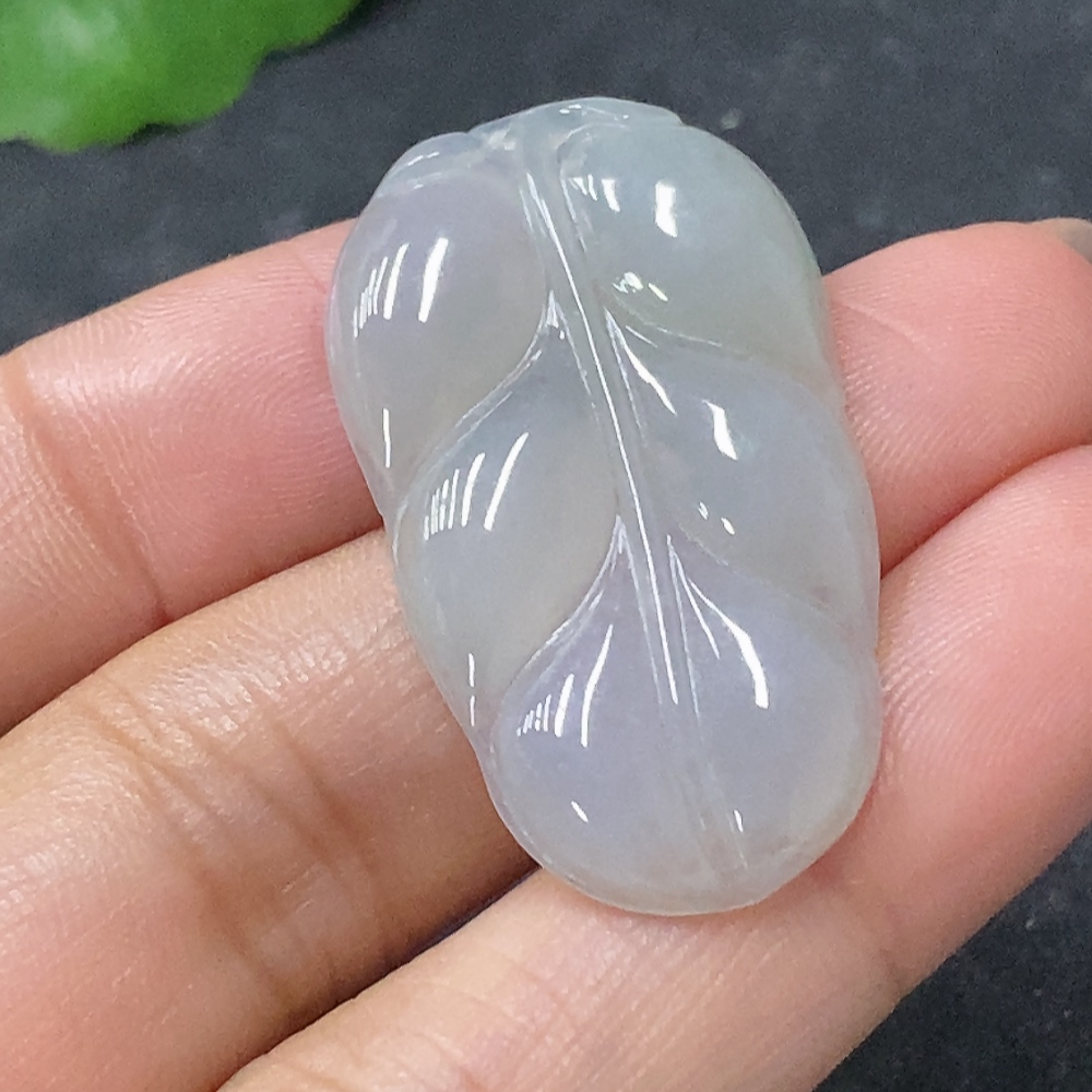 F34030988 Jadeite Pendant Leaf Total Weight Approx. 3.92g