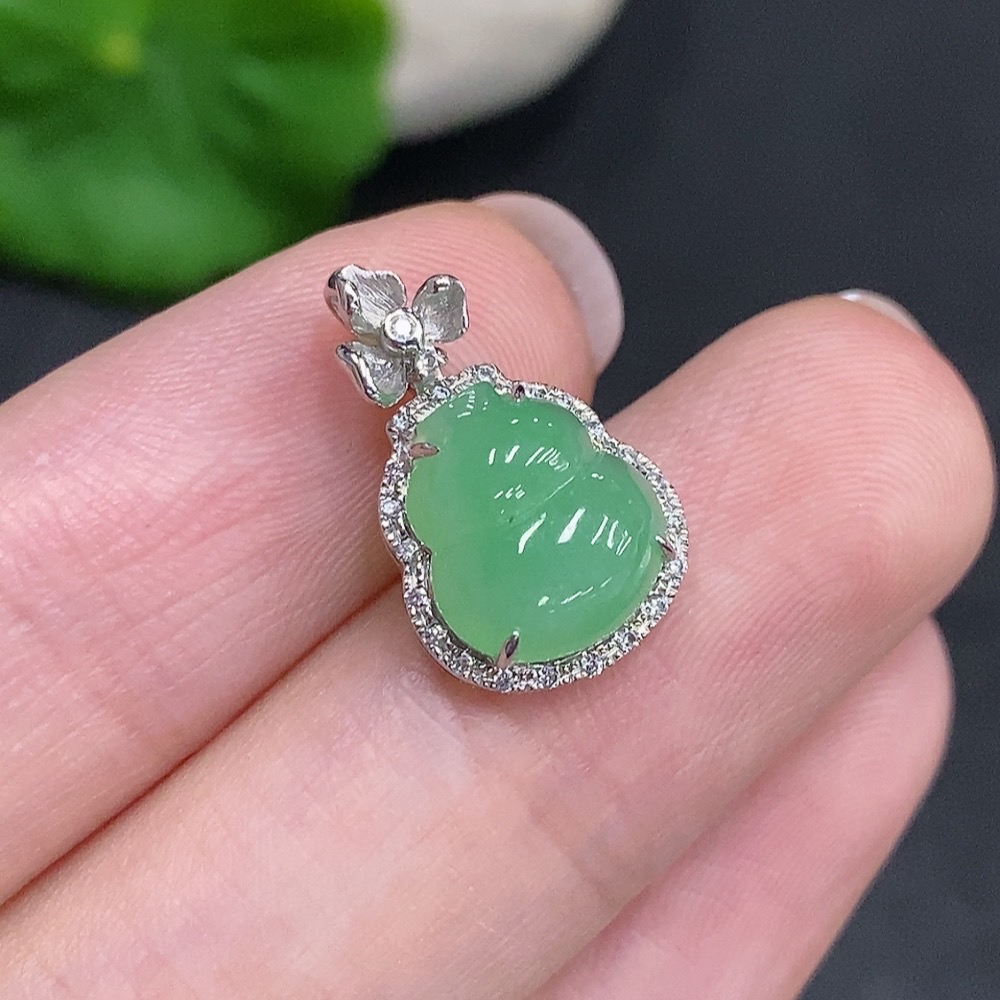 F34002951 Jadeite Gourd Inlaid Pendant 18k Gold Total Product Weight Approx. 1.19g Non-Diamond