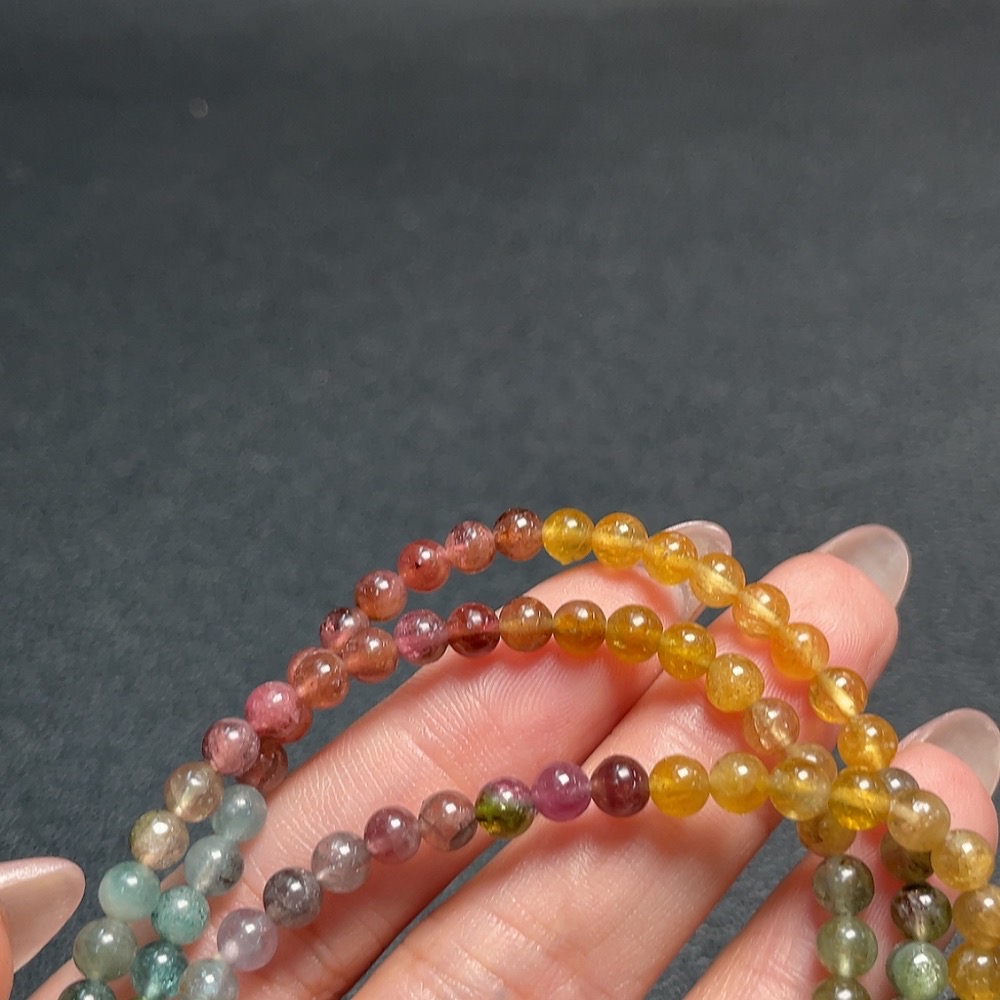 C34952487 Tourmaline Bead Strand with Visible Organic Matter and Other Mineral Components, Total Weight Approx. 17.71g, Bead Size About 4.4mm