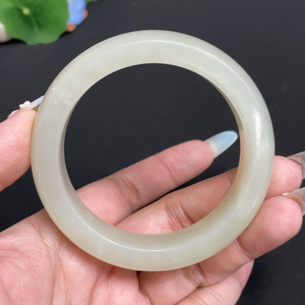 H31632631 Hetian Jade Round Bracelet (Size 57.2, Total Weight ~74.2g)