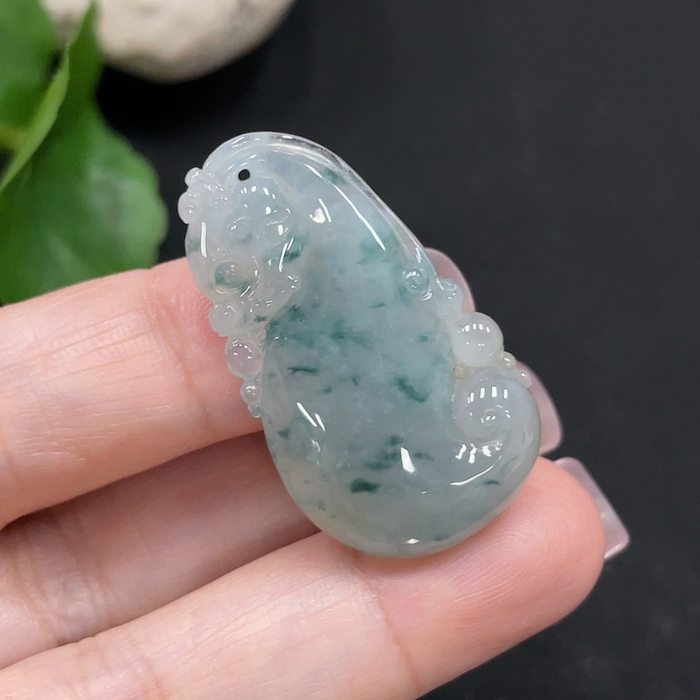 F20281237 Jadeite Fushou pendant Total weight: 8.590g
