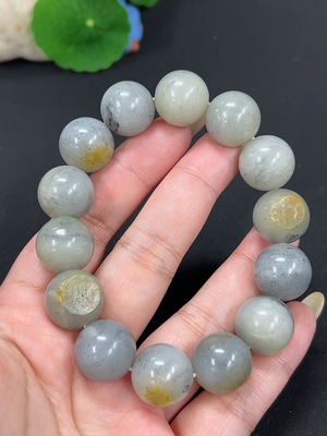 H42979399 和田玉手串 卡15.7mm左右 货品总重约88.7g 皮色成因未定