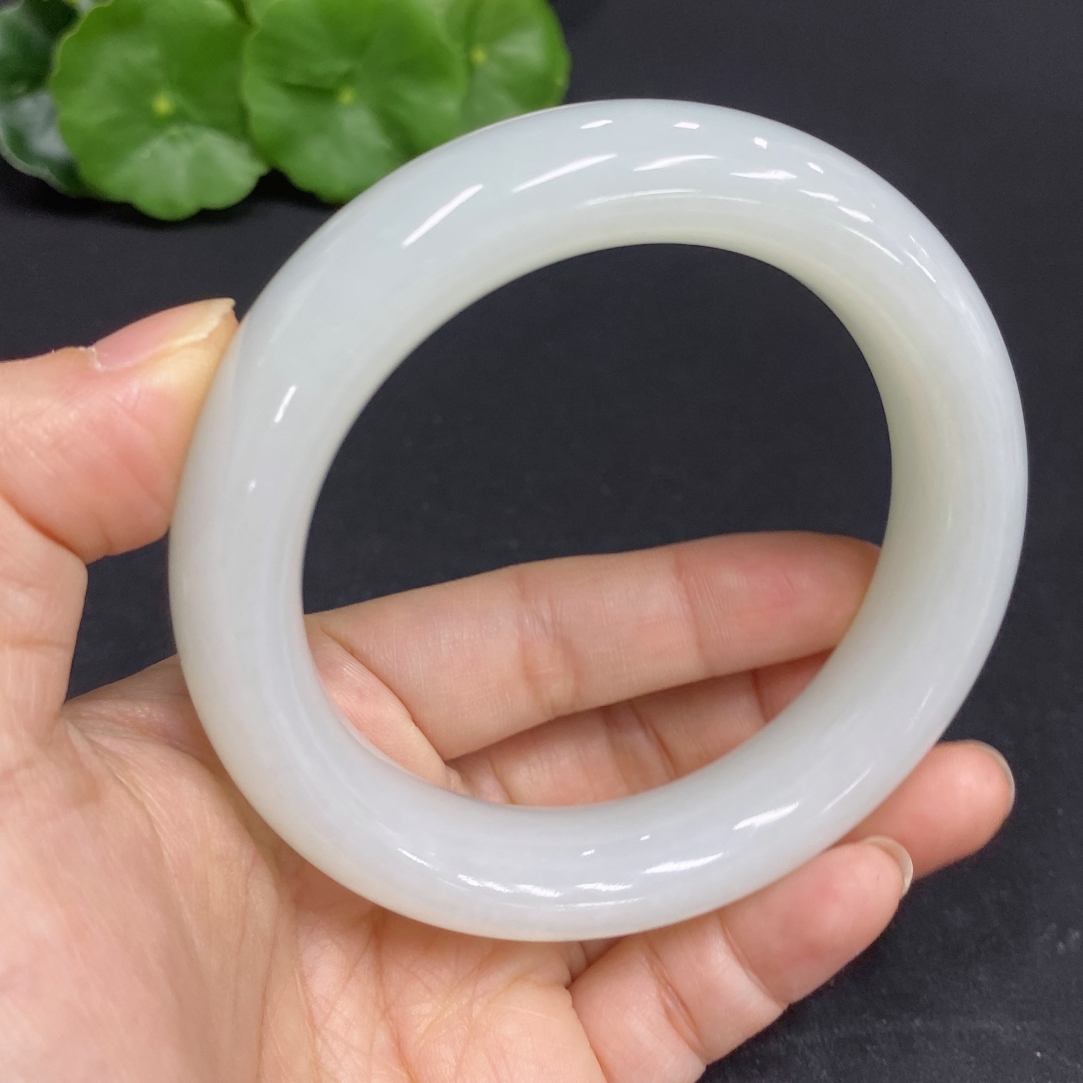 H31667820 Hetian Jade Round Bracelet Size 59.5 Total Weight Approx. 95.3g