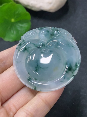 F33912795 Jadeite Auspicious Shell Pendant Total Weight: Approx. 22.7g