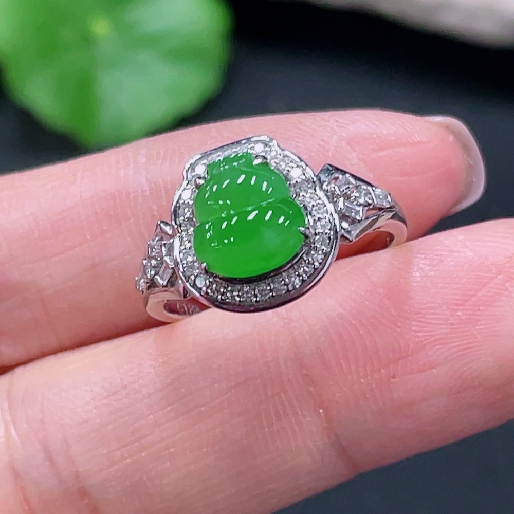F23568292 Jadeite Gourd Inlaid Ring 18K Gold Size 16 Total Weight Approx. 3.66g