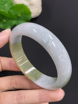 F40746556 翡翠正圈手镯 圈口55.5mm 货品总约重60g