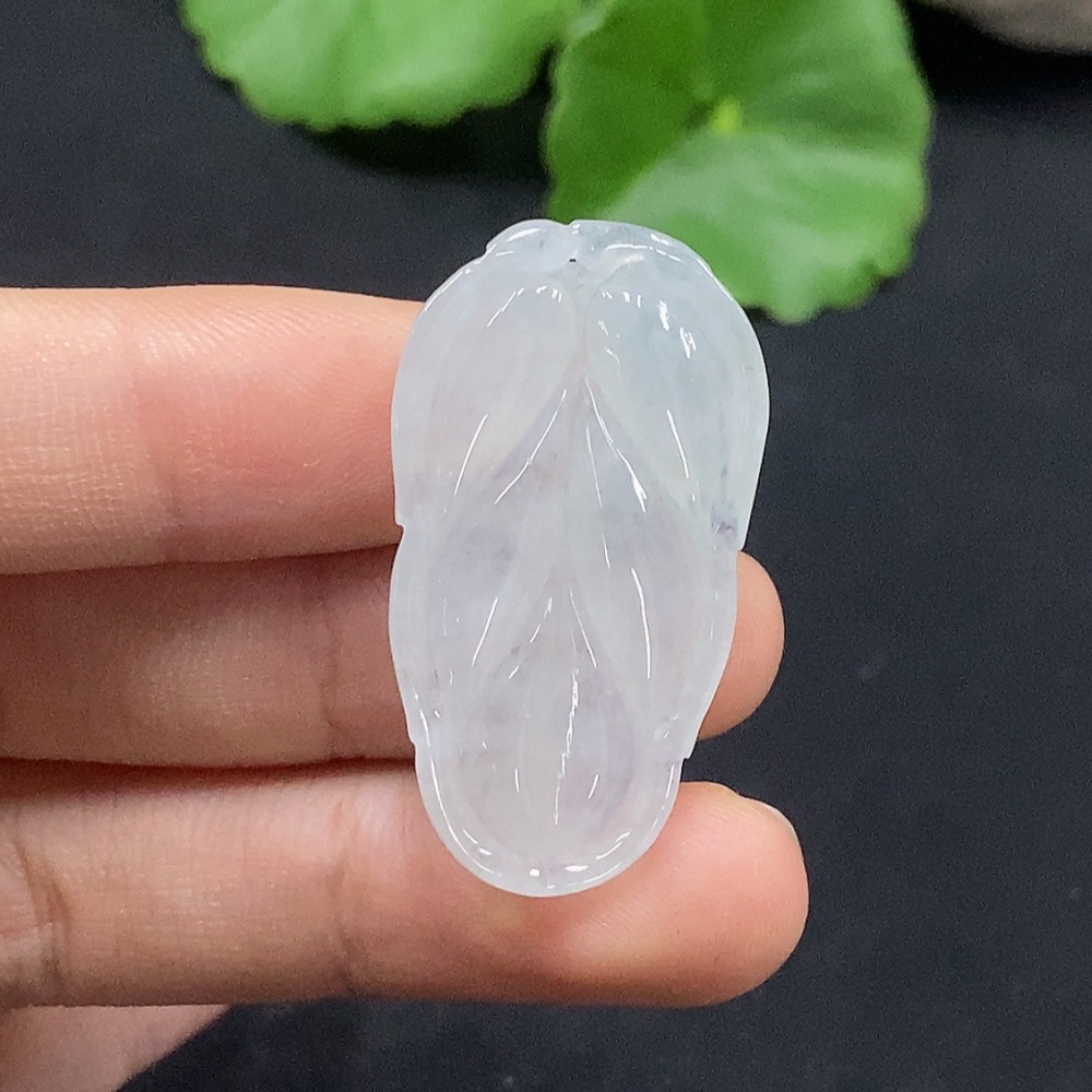 F29427108 JadeiteLeaf Pendant Total Weight Approximately 6.5g