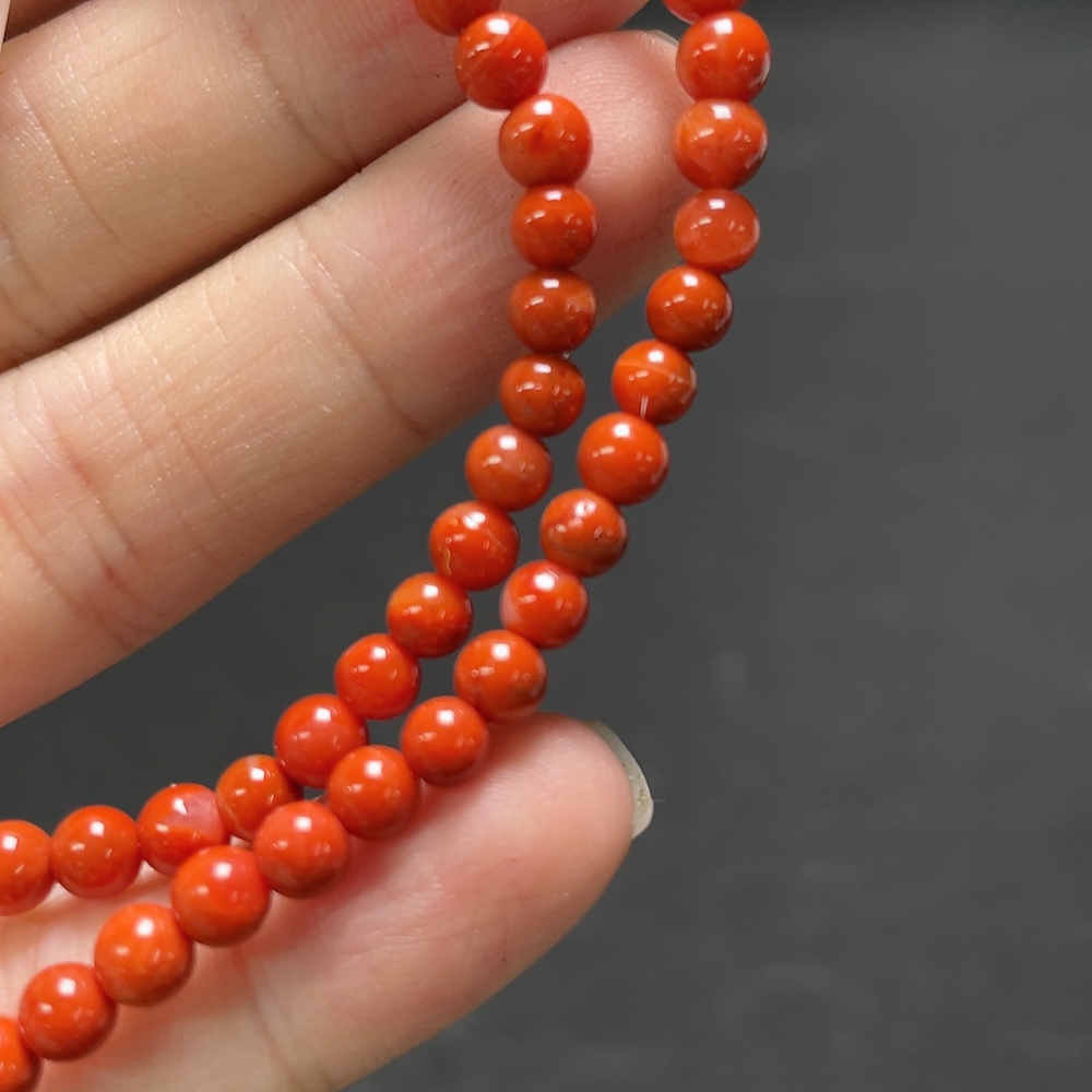 C34993762 Red Agate + Crystal Bead Strand with Visible Organic Matter, Total Weight Approx. 11.52g, Bead Size ~1mm