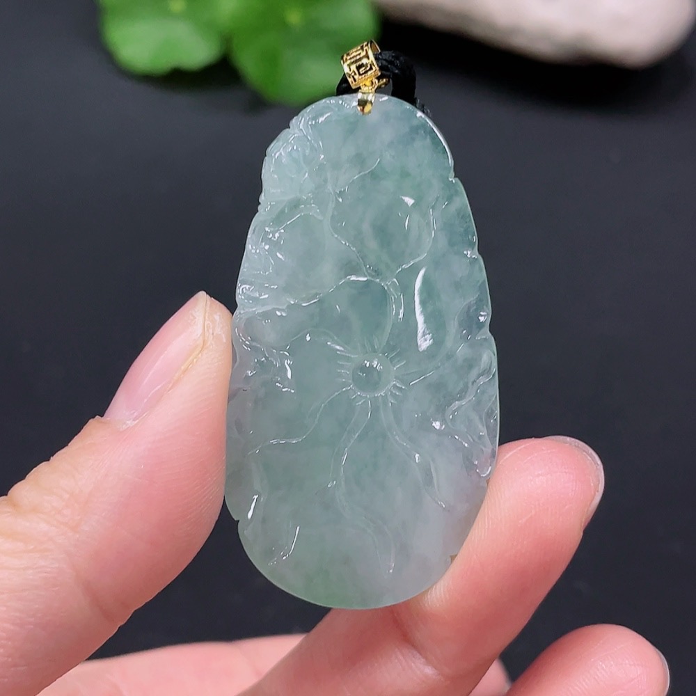 F25906689 Jadeite Harmony and Beauty Pendant 18K Gold Total Weight Approx. 12.62g
