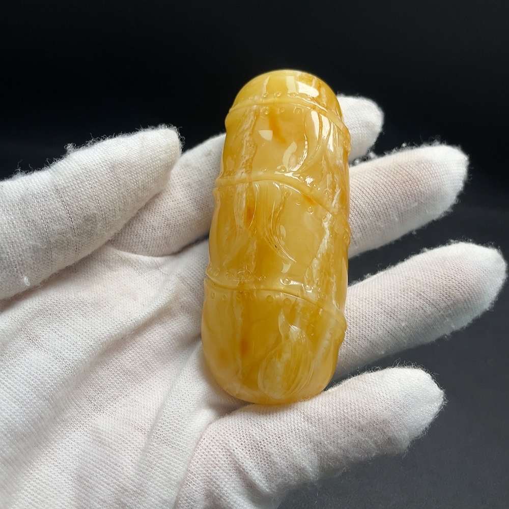 C25930826 Amber Beeswax Pendant with Colorless Coating, Total Weight Approx. 27.77g