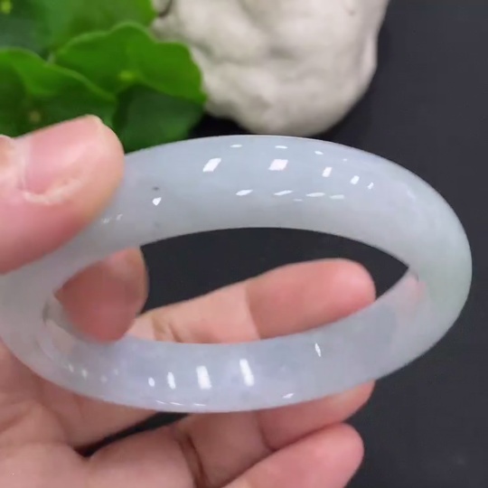 F35106625 Jadeite round bracelet size 56.5 total weight about 52.6g