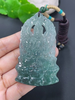 F41934692 翡翠挂件千手观音 货品总约重 含绳36.7g