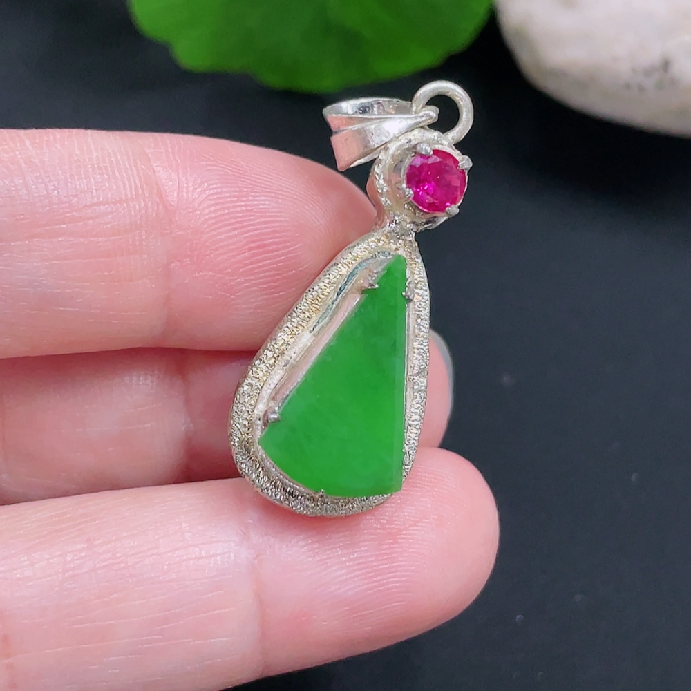 F30453980 Jadeite Inlay Piece Non-Gold Inlay Total Weight Approximately 8.1g