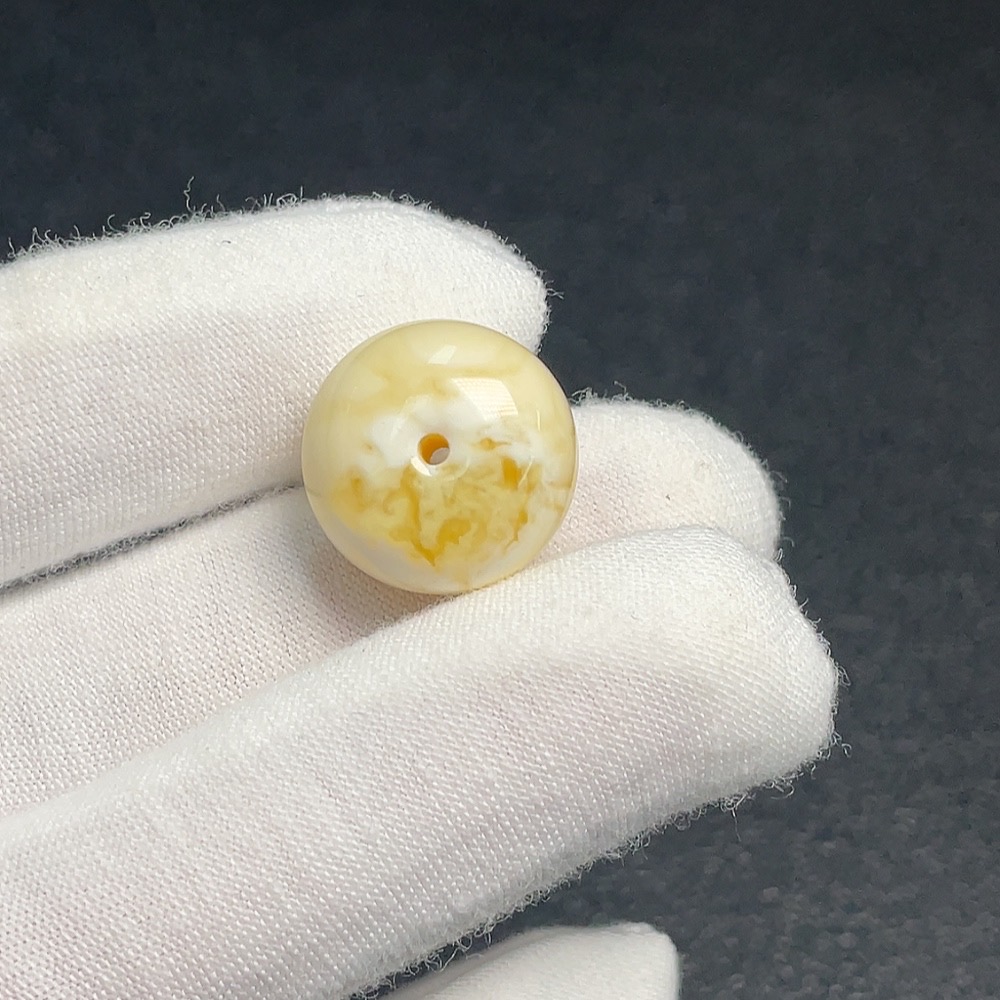 C34952174 Amber Jewelry Total Weight Approx. 1.93g