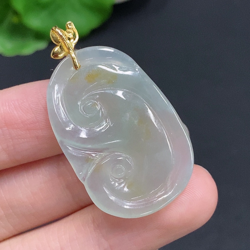 F31690197 Jadeite Ruyi Pendant