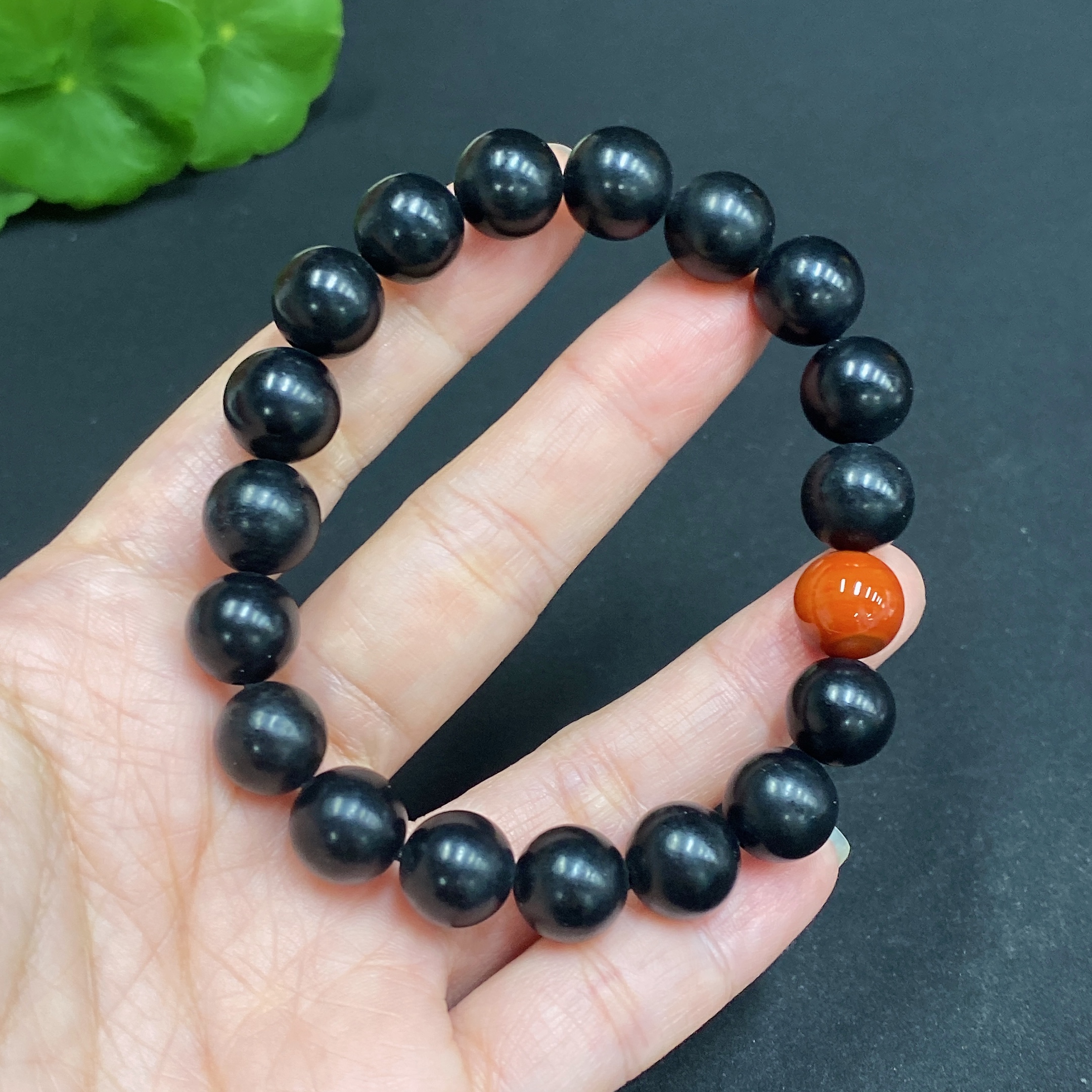 H34036158 Hetian Jade Bracelet, approx. 10mm beads, total weight approx. 30.9g, color origin undetermined, accessories not Hetian Jade