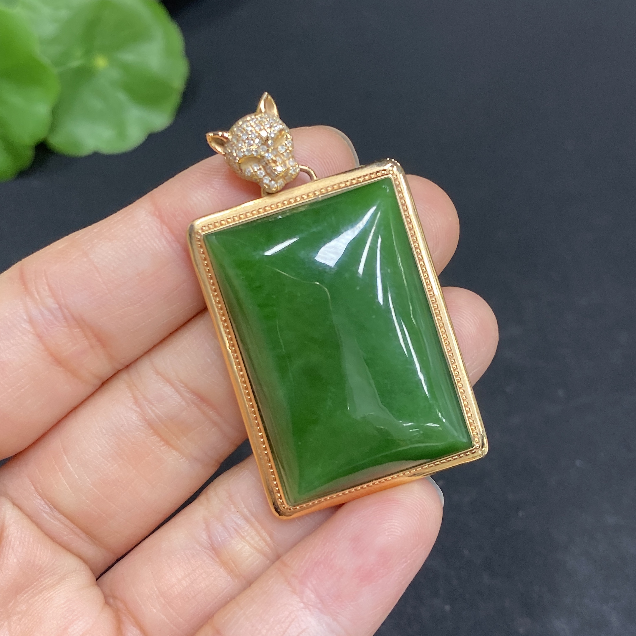 H32814224 Hetian Jade Inlaid Plain Pendant with 18K Gold and Diamonds, Total Weight Approx. 15.3g