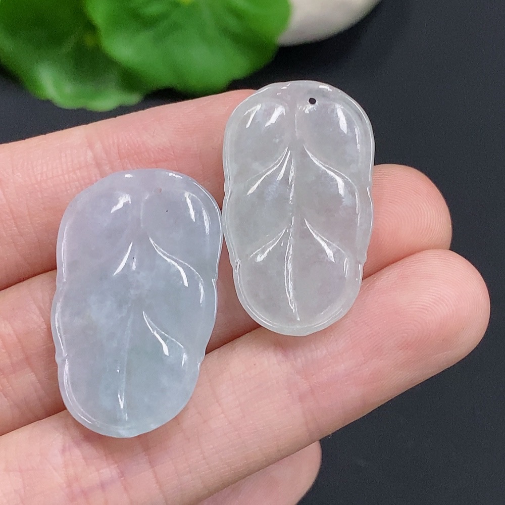 F30543012 Jadeite Leaf Pendant