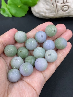F46597211 翡翠毛货珠子 卡14.8mm左右 货品总重约82.95g 一手走
