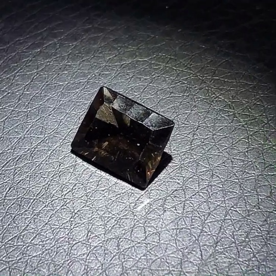 C26955231 Crystal Rough Stone Total Weight Approx. 4.27ct
