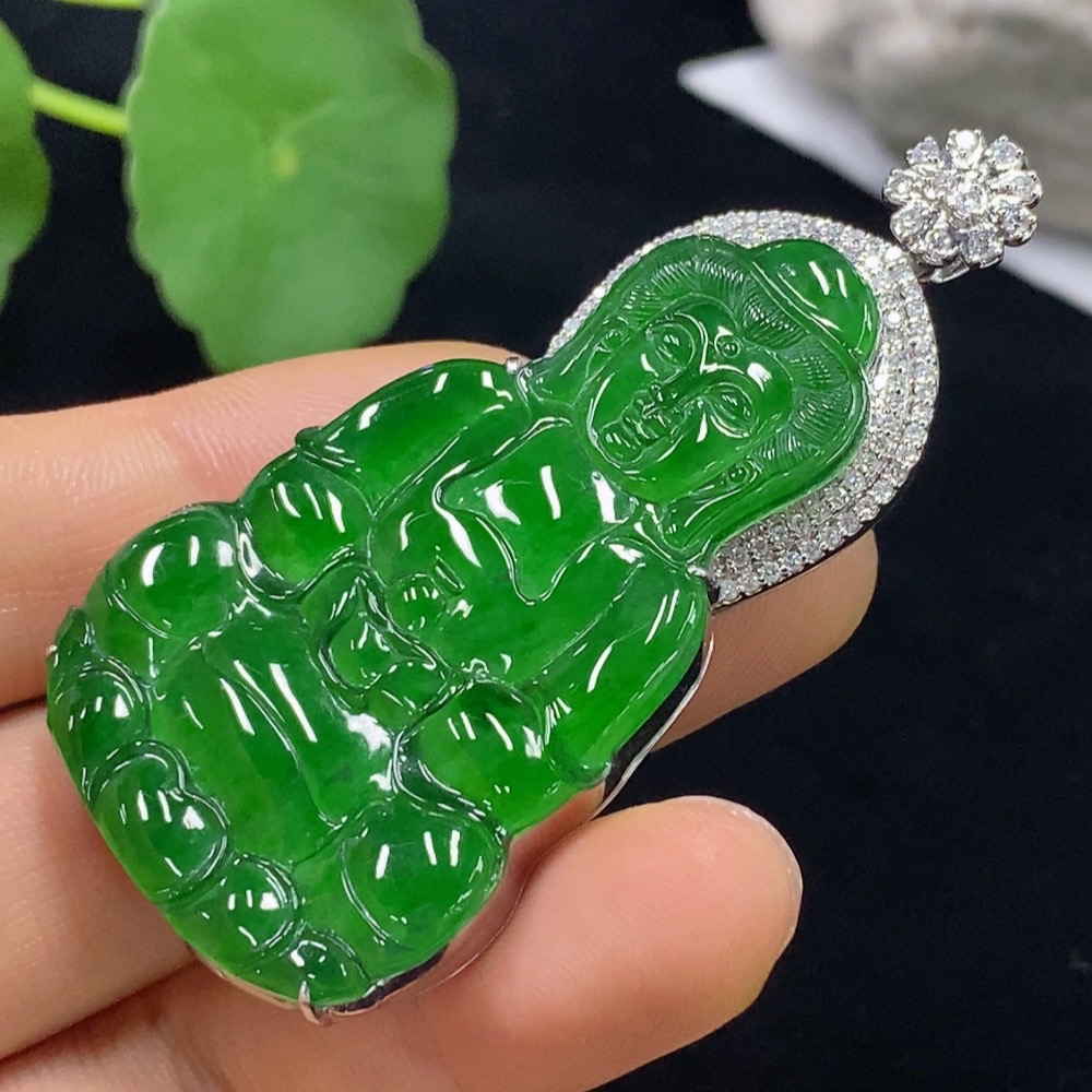 F31639491 Jadeite Guanyin Pendant Set in 18K Gold with Diamond Accents