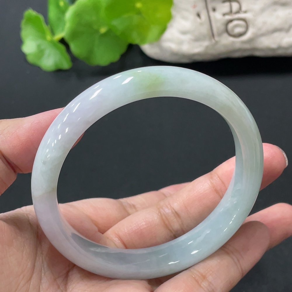 F35080720 Jadeite Round Bangle, Total Weight Approx. 51.6g, Size 59.2