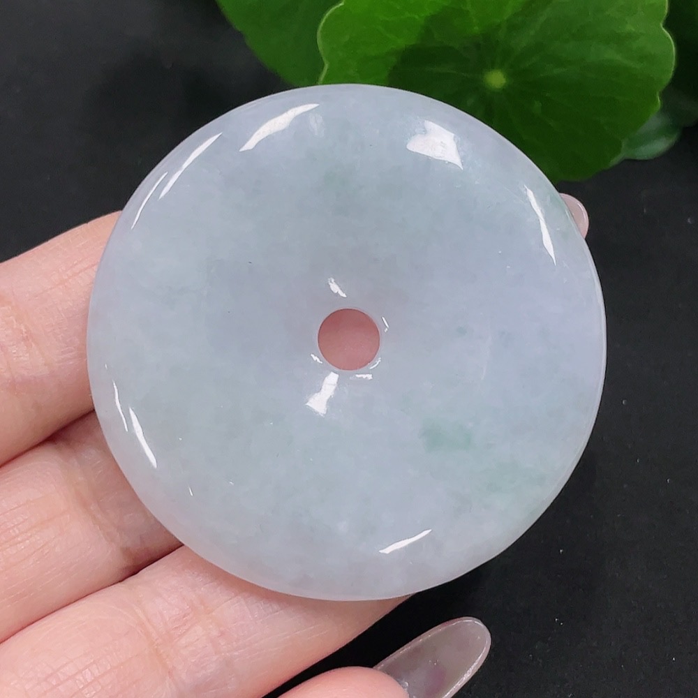 F35082796 Jadeite Peace Knot Pendant Total Weight Approximately 30g