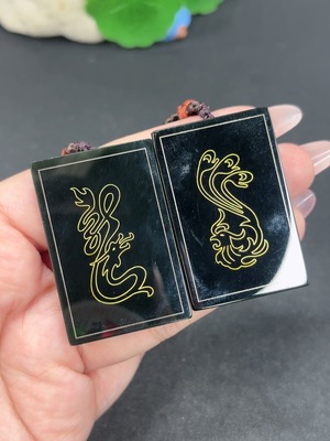 H46521213 和田玉挂件  货品总重约【含绳】48.2g 白色部分非金 黄色部分含金量73% 【石头有影响】