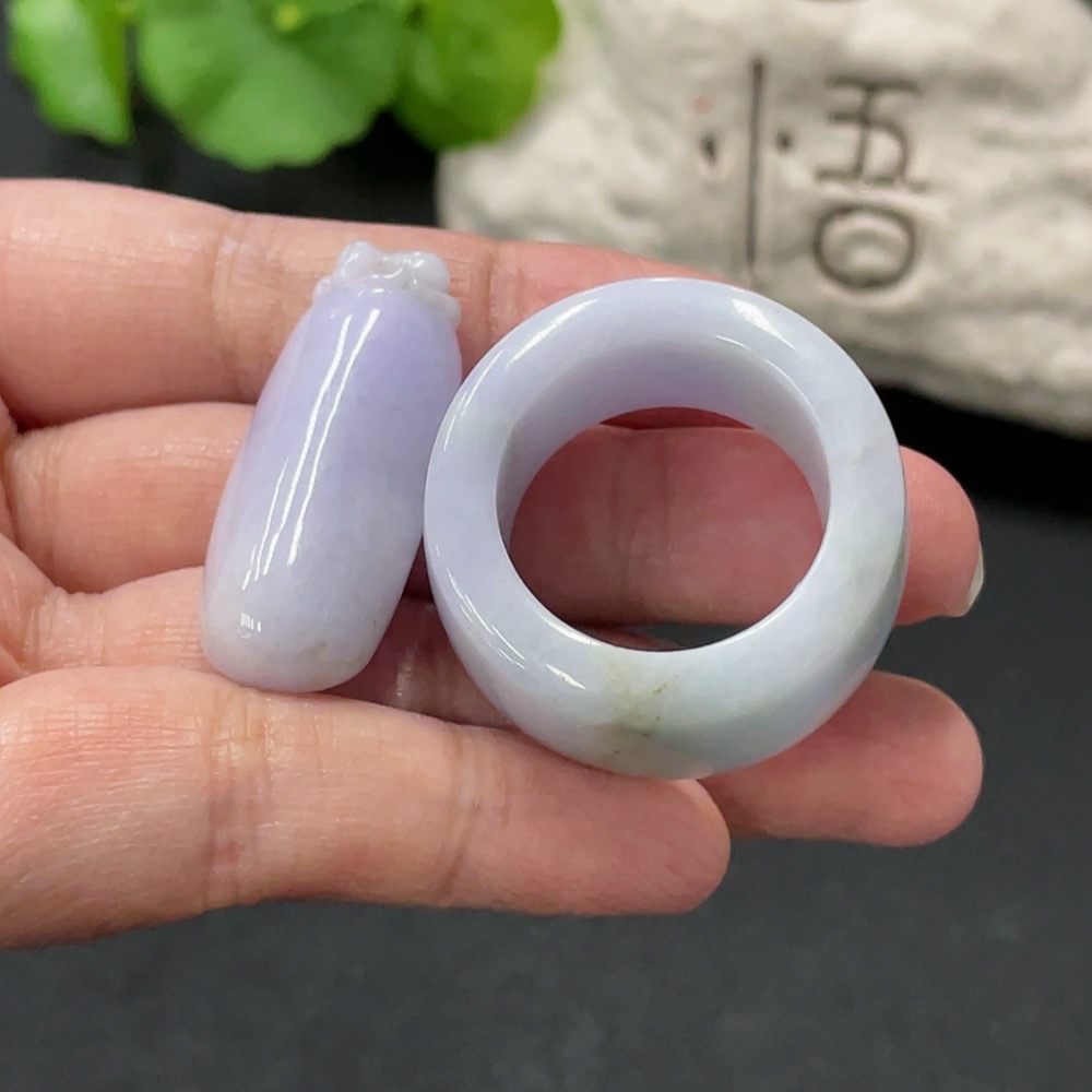 F34057828 Jadeite Pendant/Archer's Ring Size 28