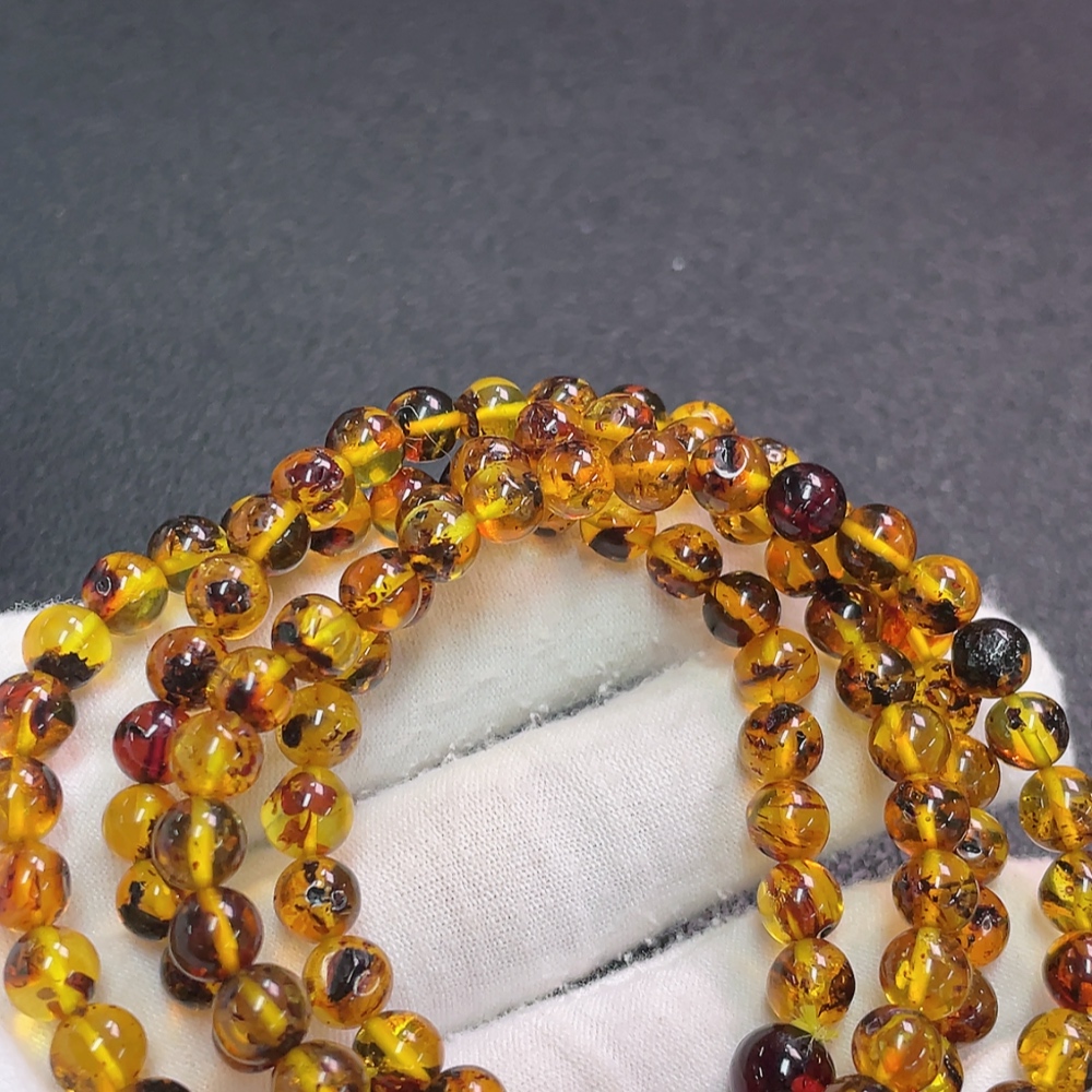 C33891434 Amber Beaded Necklace, Total Weight Approx. 16.70g, Bead Size About 6.2mm