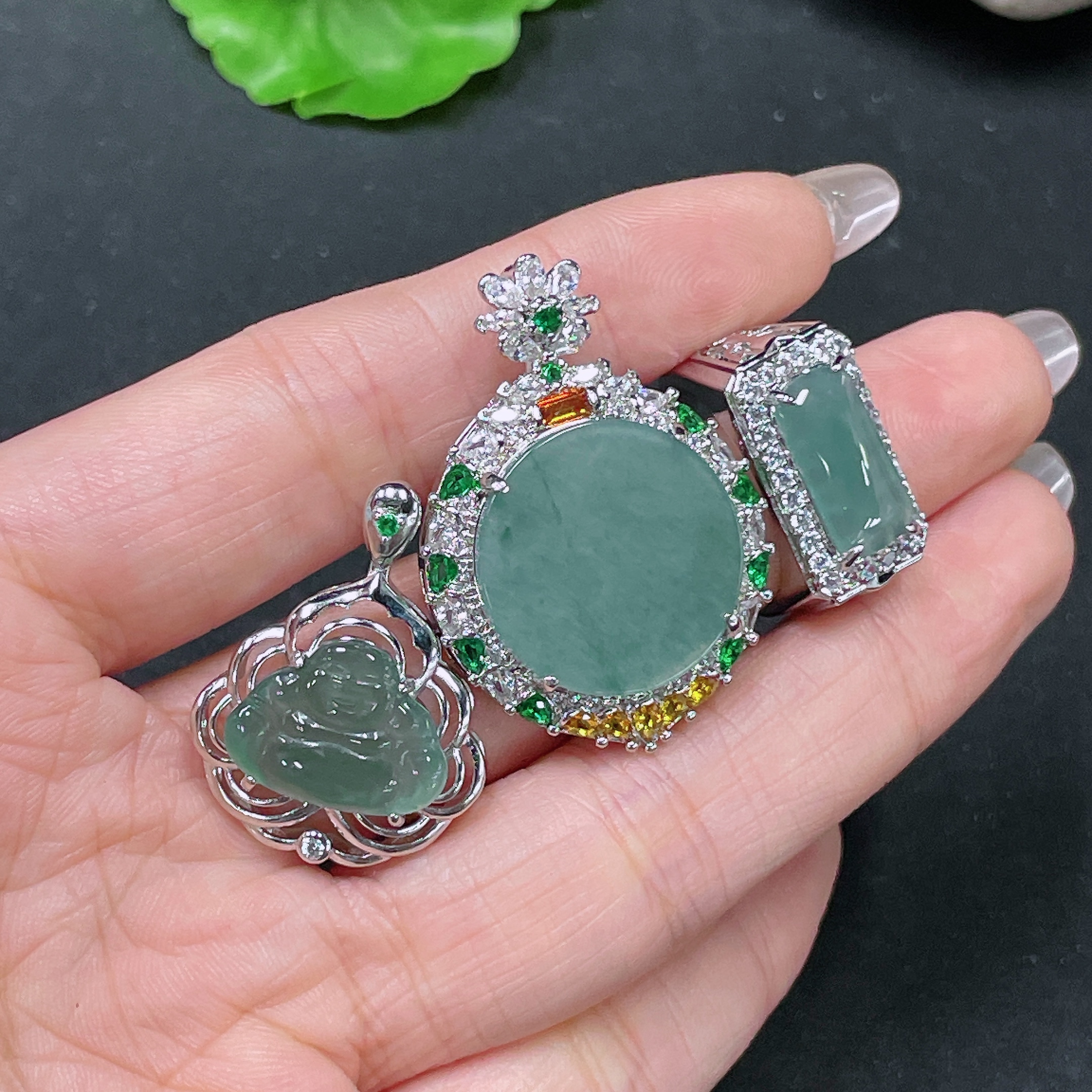 F35105374 Jadeite Inlaid Pendant Sell as a Lot
