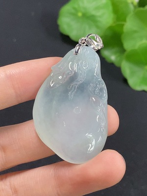 F46548351 翡翠钱袋挂件 18k 货品总重约18.2g