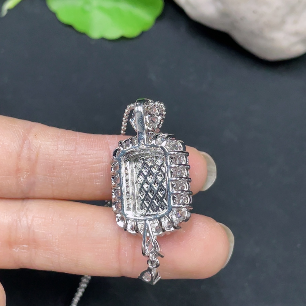 F30563426 Jadeite Inlaid Pendant Non-Gold Total Weight Approx. 6.9g (Incl. Chain)